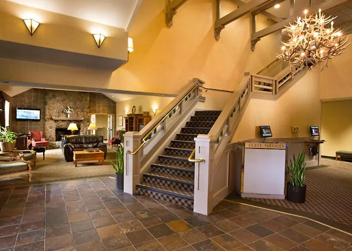 Coast Inn At Lake Hood