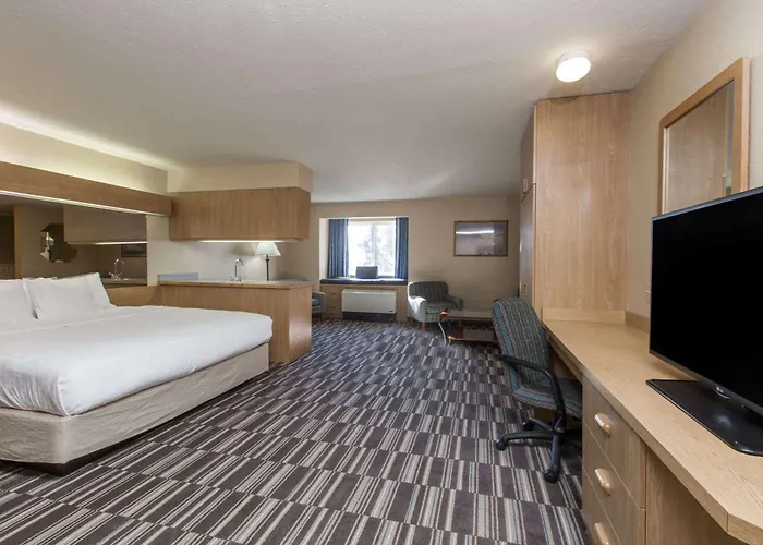 Baymont Inn & Suites By Wyndham Anchorage Airport